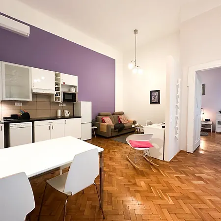 Cute 1Br Apt In Central Budapest - Purple House Exterior photo